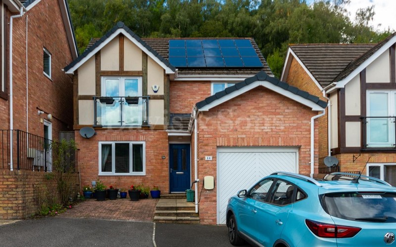Woodside Walk, Wattsville, Cross Keys, Newport., NP11